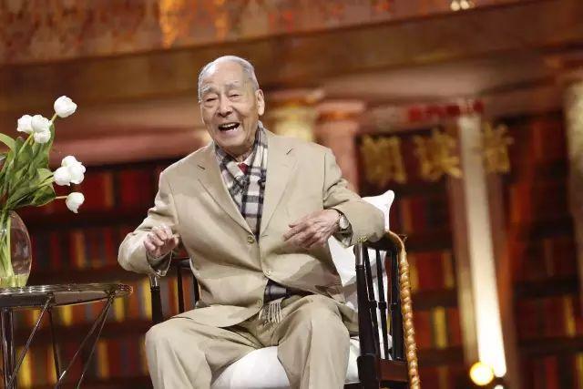 《朗读者》嘉宾:许渊冲先生的翻译有多美?