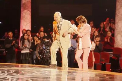 ​《朗读者》嘉宾：许渊冲先生的翻译有多美？