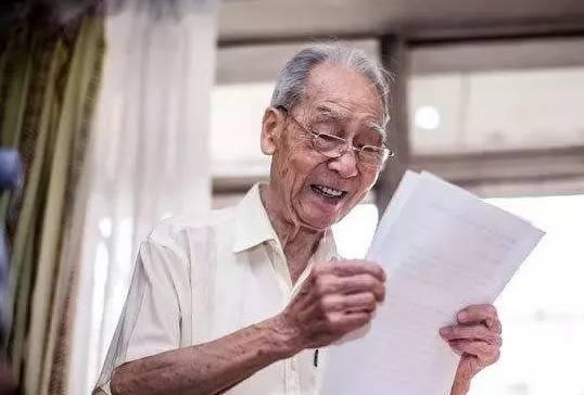 《朗读者》嘉宾:许渊冲先生的翻译有多美?