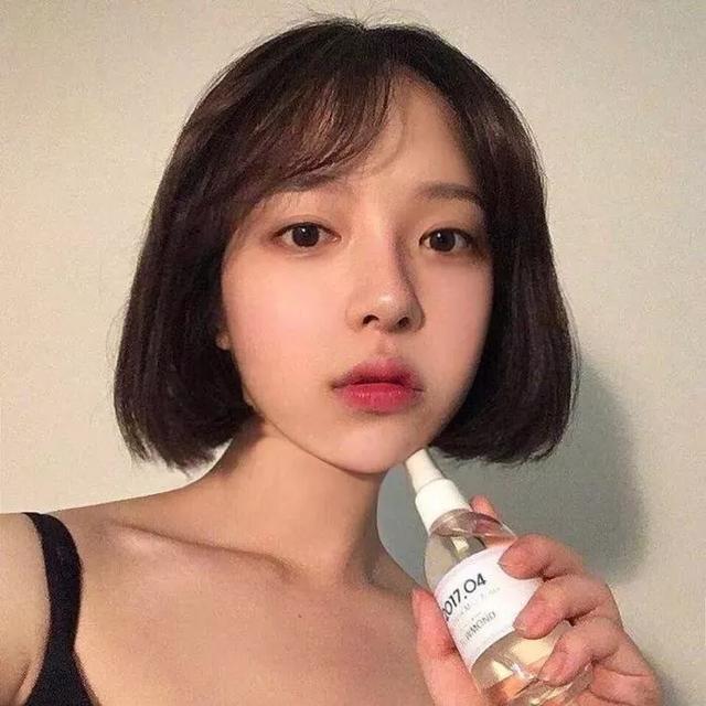 壹知肤:黑色头发显土?这几款发型分分钟让你美出天际!