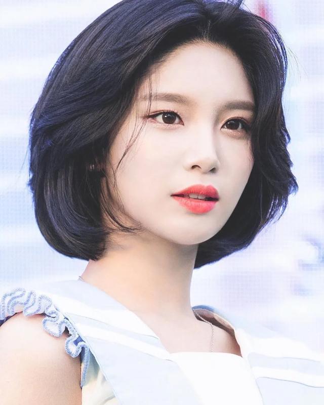 壹知肤:黑色头发显土?这几款发型分分钟让你美出天际!