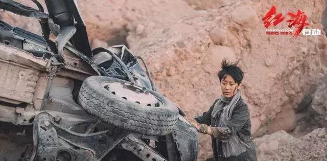《红海行动》海报文案,居然比战狼还燃!