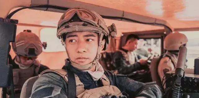 《红海行动》海报文案,居然比战狼还燃!