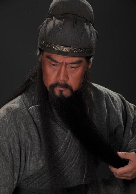 都说是红脸的关羽战长沙,为什么他的脸不是其他颜色