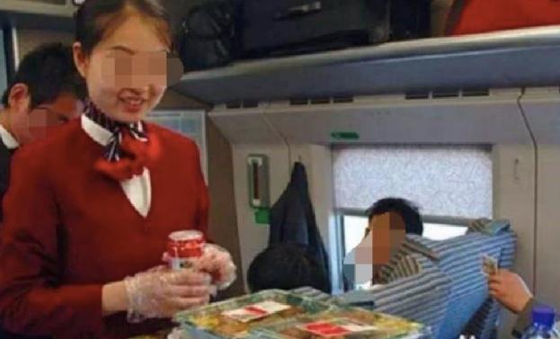 揭秘火车上的盒饭为什么卖到那么贵,看完厨师做饭你就知道了