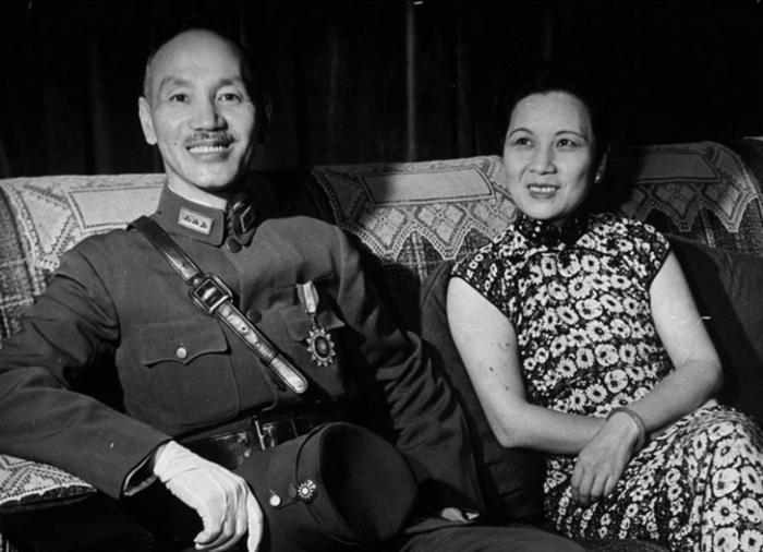 他是朱老总的同门师兄, 深受蒋介石器重, 死后宋美龄亲自为他守灵