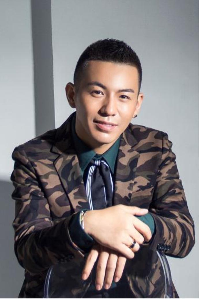 舞帝利哥徒弟九天抵触签约,除了因为利益可能还有这两方面原因