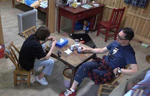 郑爽放飞自我?人设崩塌?其实她只不过在坚持做自己