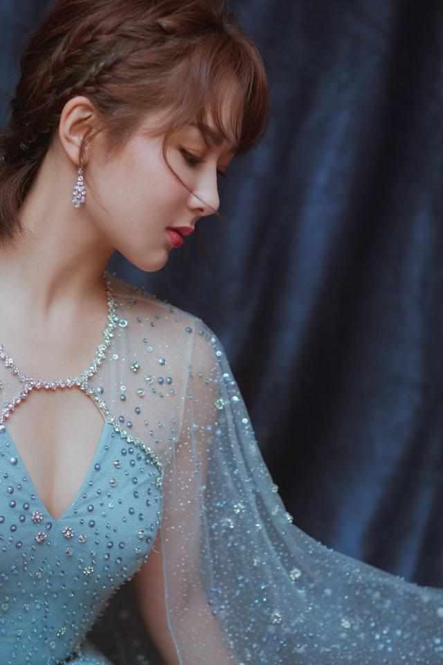 被杨紫“新”发型和发型惊艳了,2019年染这款摩卡色,减龄又时尚