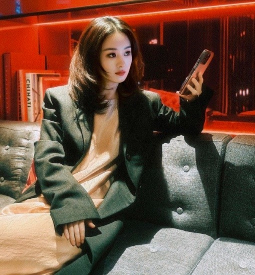 网传章子怡赵丽颖新综艺《花儿绽放·乡村季》接档歌手 拟邀飞行嘉宾名单曝光