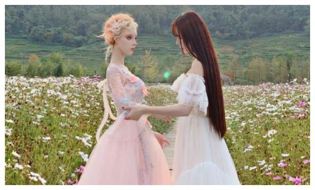 她网红出身,因嘴巴太小吃香肠困难,卸妆后网友都不淡定了