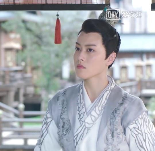 那些年邢恩换过的发型,除了《花不弃》莫若菲,这部剧中最帅