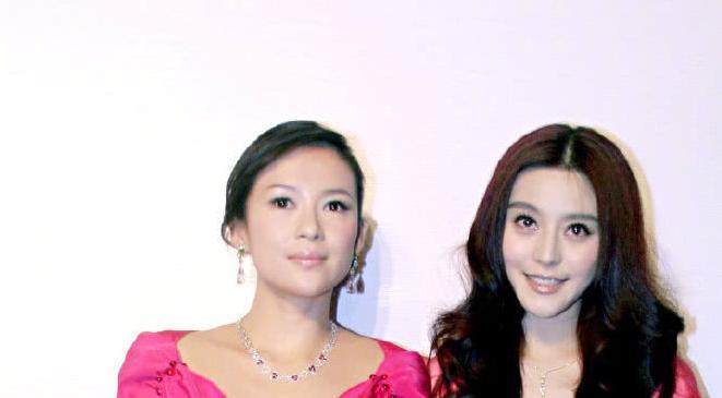 章子怡范冰冰10年前罕见合影，同穿粉红色礼服，差距大令人意外