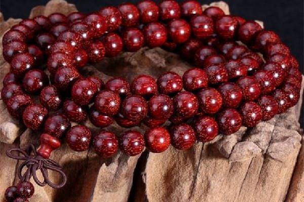 小叶紫檀手串怎么盘玩 小叶紫檀手串盘多久可以戴 小叶紫檀手串怎么盘玩 小叶紫檀手串盘多久可以戴