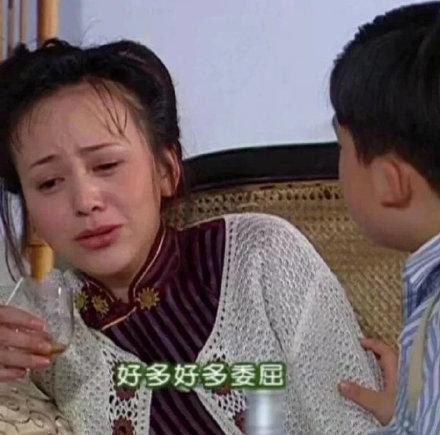 囧哥:一场游击战!英国居民扮成植物也要出门