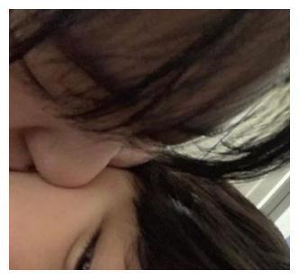 韩国女明星宋慧仁自曝同性恋情,晒亲密照,被韩国网友疯狂攻击