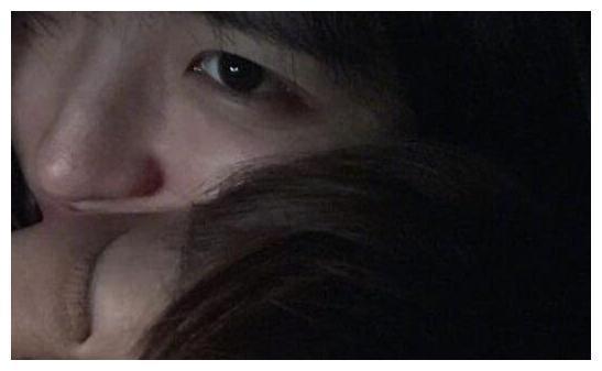 韩国女明星宋慧仁自曝同性恋情,晒亲密照,被韩国网友疯狂攻击