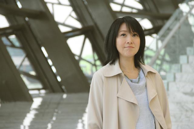 靠歌手出道却公开表白有妇之夫,半退隐后拍电影被爆票房造假