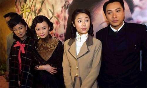 《半生缘》曼桢被姐夫“玷污”很悲惨,可相比之下最可怜的是她