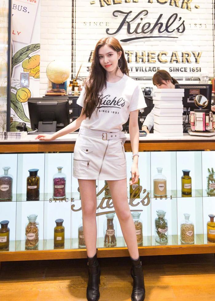 她曾是韩国JYP练习生,还跟王嘉尔传绯闻,俏皮可爱的魅力少女