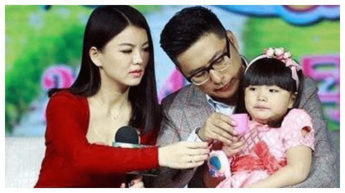 闪婚嫁豪门却连遭家暴,2婚丈夫又被曝出轨,如今走路都要人搀扶