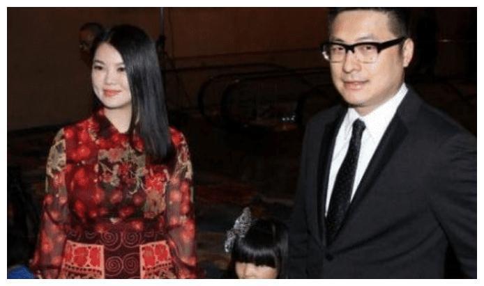 闪婚嫁豪门却连遭家暴,2婚丈夫又被曝出轨,如今走路都要人搀扶