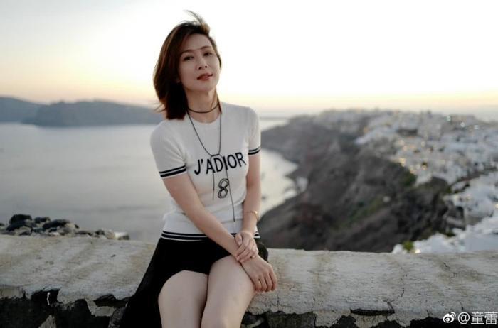 39岁童蕾近照曝光,隐瞒了5年的富豪老公,原来是我们熟悉的他