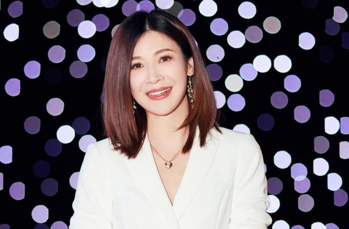 39岁童蕾近照曝光,隐瞒了5年的富豪老公,原来是我们熟悉的他