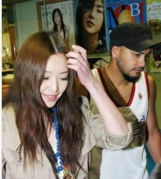 娃都生了！他也是时候稳定了！