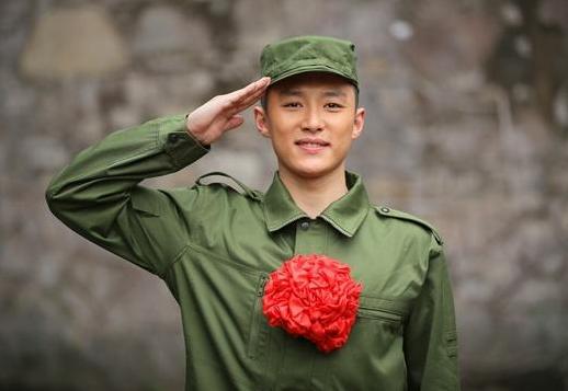 他出道8年,曾两次因跳舞登上春晚,今终因《创业时代》逆袭