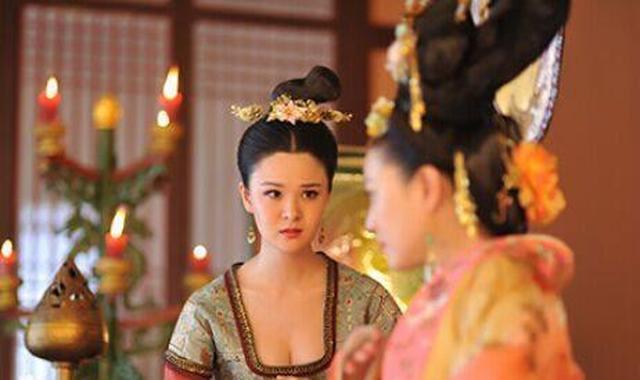 《甄嬛传》里的曹贵人，别人厌她，弃她！而温太医却爱她如命！