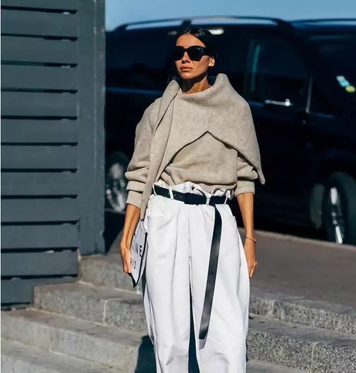 冬季更要穿“冷色系”,这样搭配,让你秒变气质冷美人!