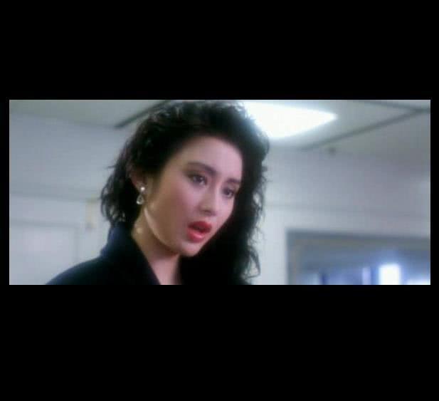 电影中，张敏被秦沛欺负，扑倒在浴盆中，网友大骂：禽兽！