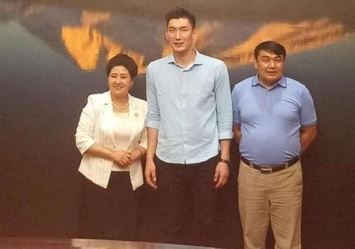 他曾是一战成名的男篮国手,如今却被女友抛弃,还沦为边缘人物