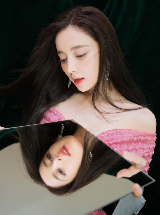 这样长发出镜的古力娜扎,你会打几分?