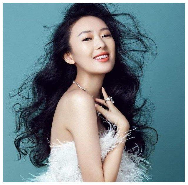 曾被张国立儿子暴打，被迫雪藏15年，今嫁大17岁富商