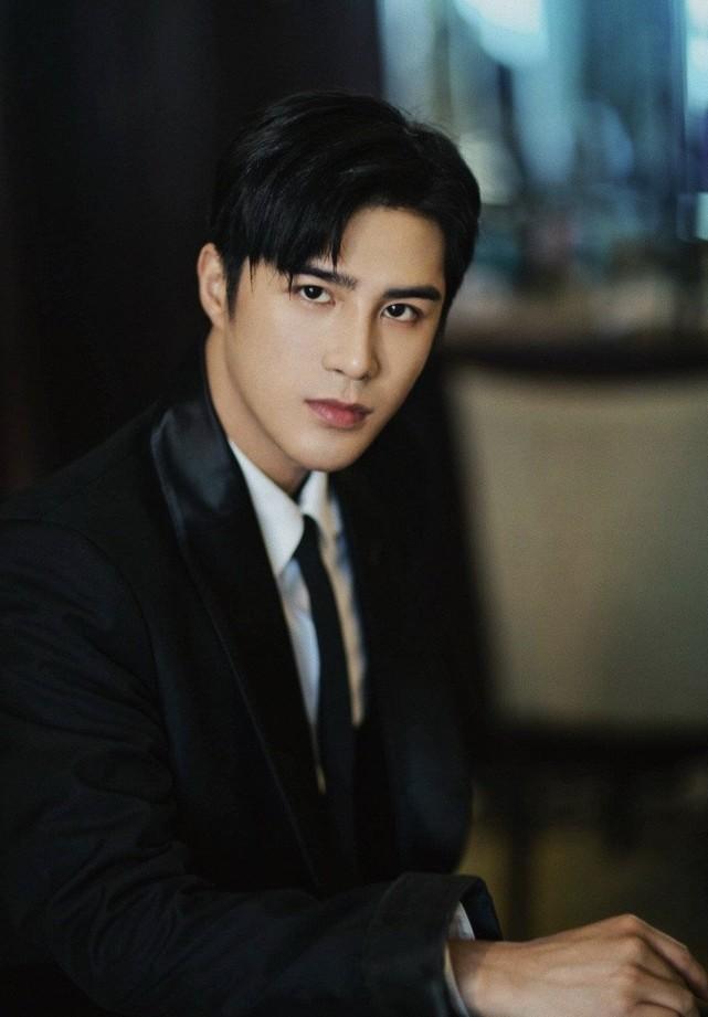 明明是霸道总裁专业户,现在却频繁参加真人秀,他不拍戏了?