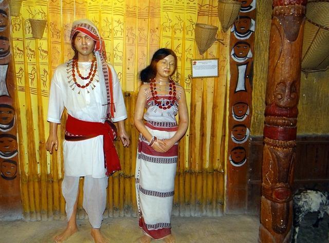 藏在印度的“小中国”,飘扬六星红旗,当地人自称是龙的传人