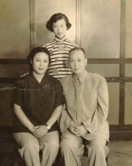 岳父掉包新娘,换成女方姑姑,二人幸福甜蜜,女儿却终生未嫁