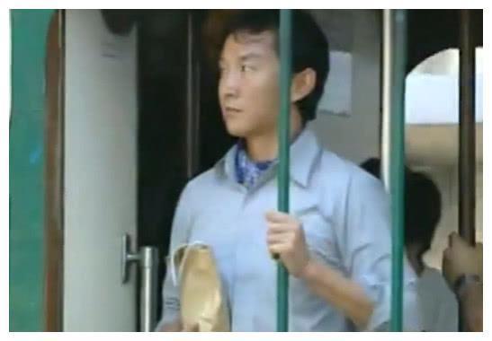 还记得18年前《插翅难逃》中的张世豪吗?真实姓名十分霸气