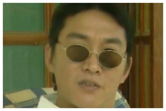 还记得18年前《插翅难逃》中的张世豪吗?真实姓名十分霸气