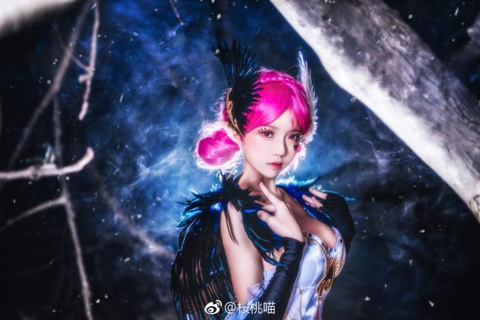 一半高贵,一半娇艳,王者荣耀小乔天鹅之梦cos来袭,纸巾准备好