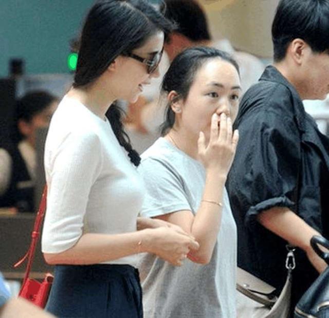 一组高圆圆未修图的街拍照,你觉得她还是女神吗?