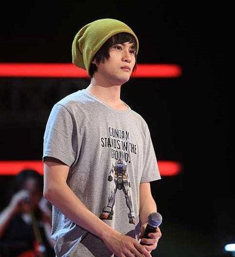 在好声音一唱成名!之后连睡8名女粉丝,自毁前途,如今无人相识