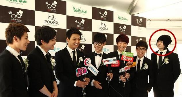 在好声音一唱成名!之后连睡8名女粉丝,自毁前途,如今无人相识