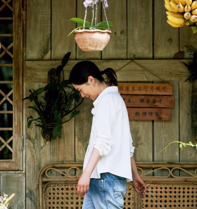 《向往的生活》看海清,随和大气有亲和力,会穿搭有衣品