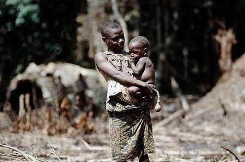 奇妙非洲部落:都是小矮人,八岁开始过夫妻生活