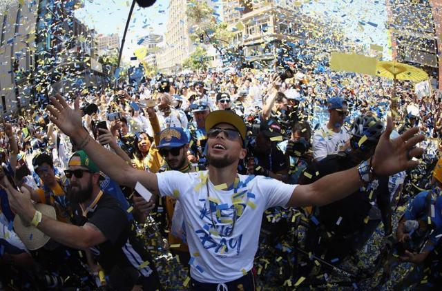 NBA比赛门票有多贵,勇士主场票价是鹈鹕5倍,科比退役门票记录