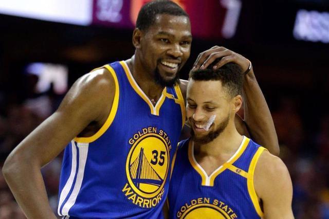 NBA比赛门票有多贵,勇士主场票价是鹈鹕5倍,科比退役门票记录