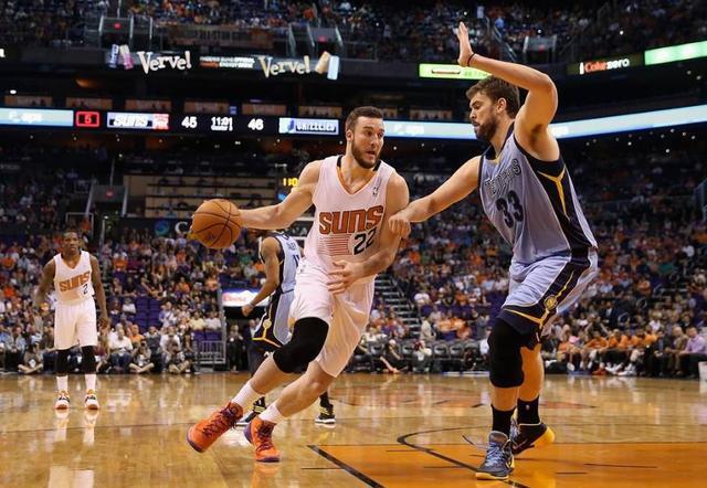 NBA比赛门票有多贵,勇士主场票价是鹈鹕5倍,科比退役门票记录